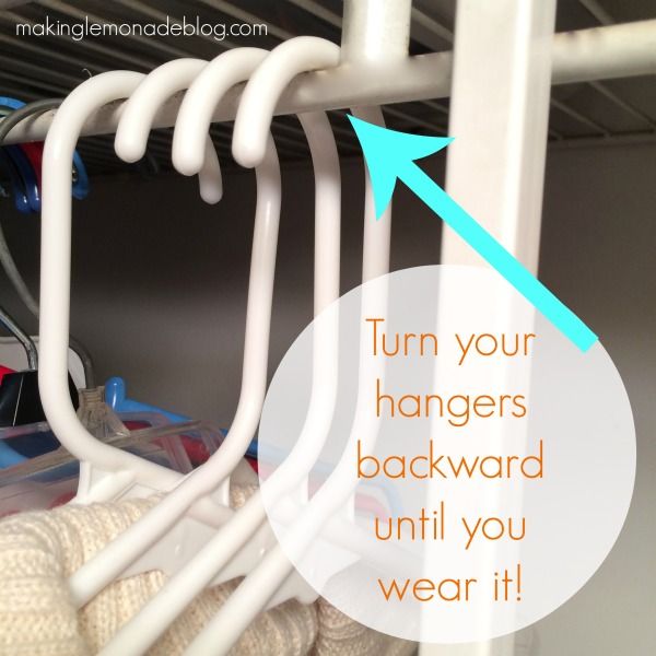 how-to-organize-closets-hangers-trick.jpg